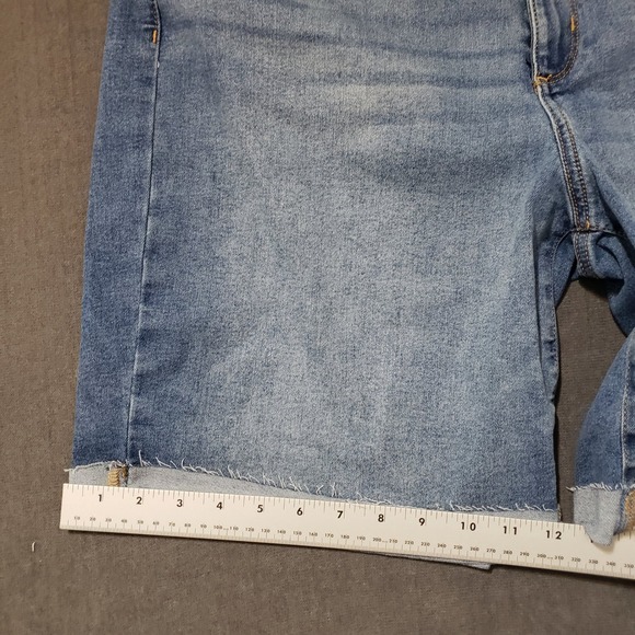 Sonoma Bermuda Shorts Womens 18 Blue Denim Distressed Raw Hem Mid Rise - Picture 5 of 9